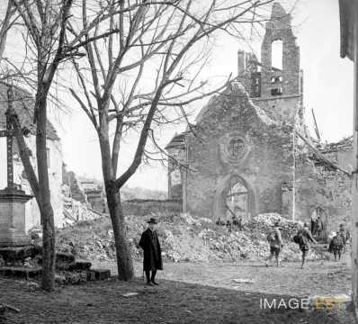 Eglise en ruines (Barzy-sur-Marne ?)